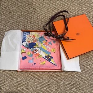 Hermès Flagship Silk Scarf